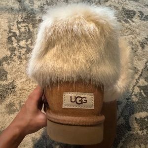 Short chestnut Uggs